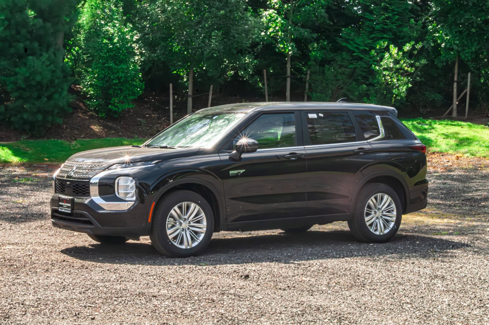 New 2025 Mitsubishi Outlander ES image 3