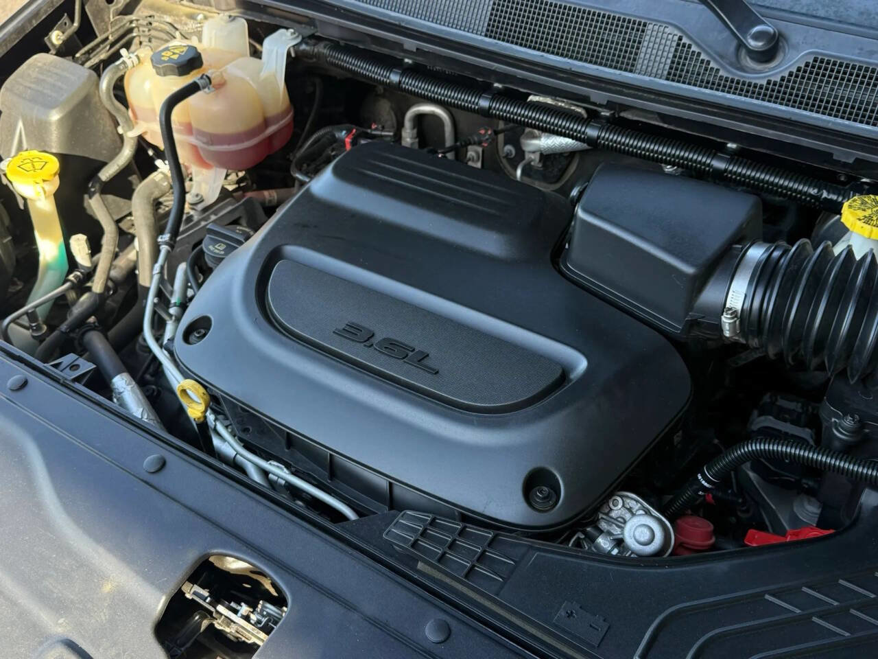 Used 2021 Chrysler Voyager Lxi image 32