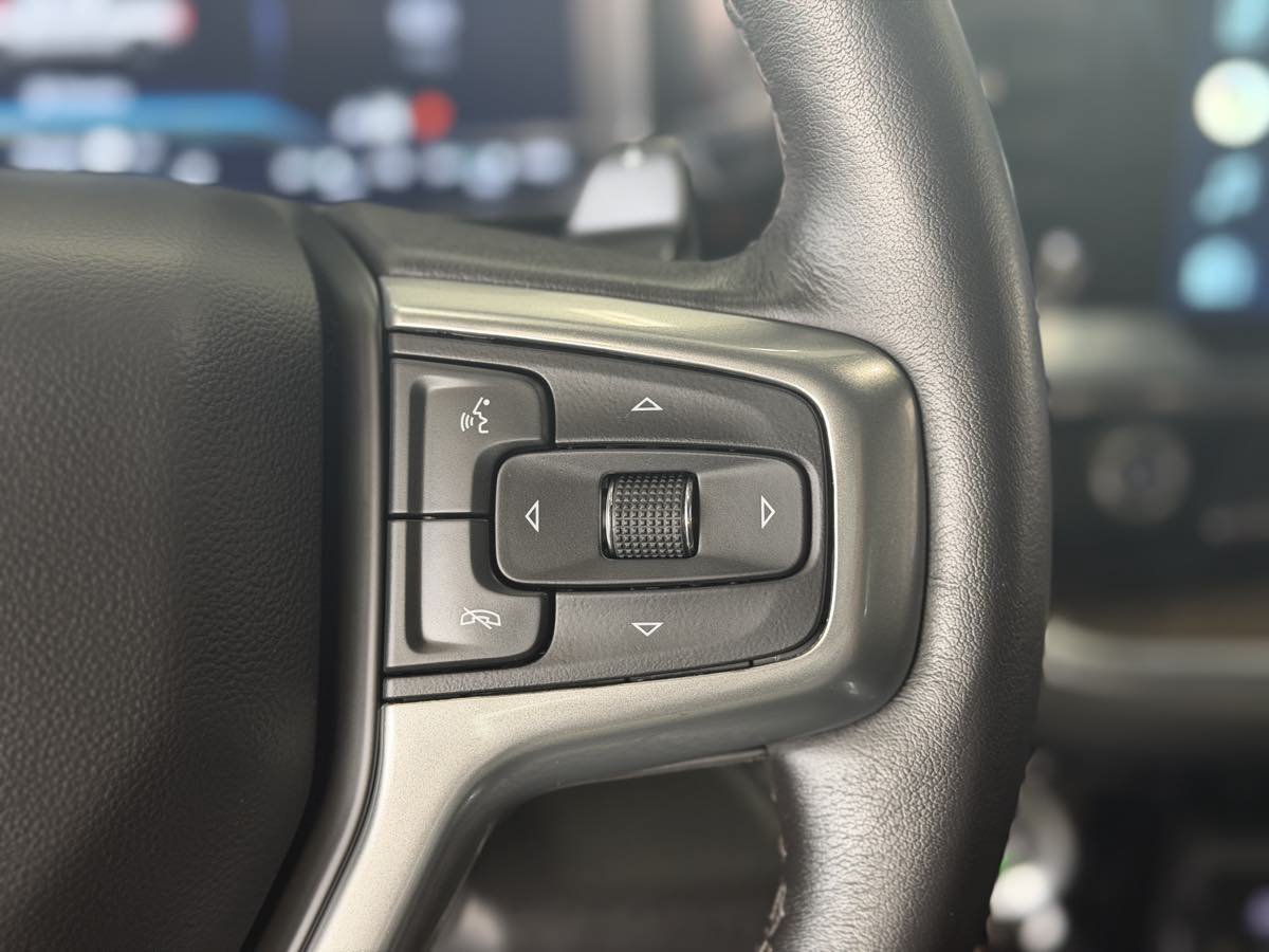 Used 2022 Chevrolet Silverado 1500 LT Trail Boss w/ LT Trail Boss Premium Package AWD/4WD image 37
