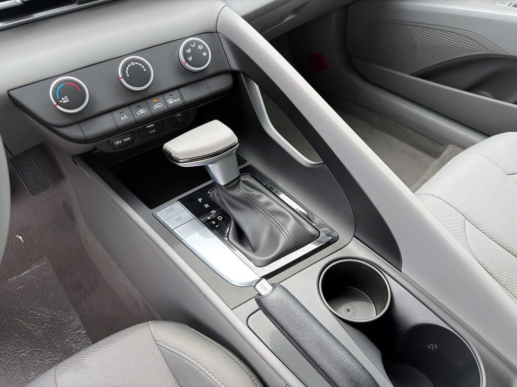 New 2026 Hyundai Elantra SE FWD image 26