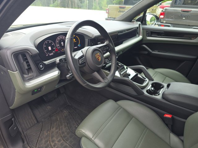 Used 2024 Porsche Cayenne AWD/4WD image 19