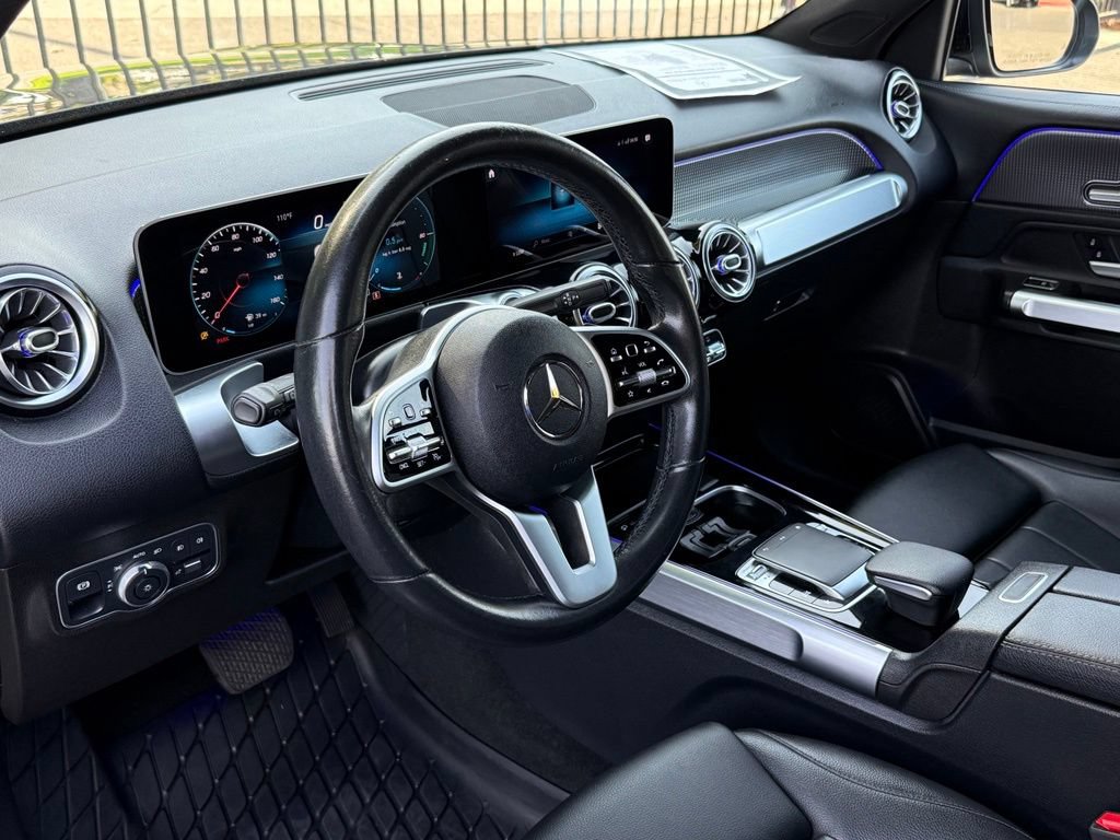 Used 2021 Mercedes-Benz GLB 250 w/ Premium Package image 18