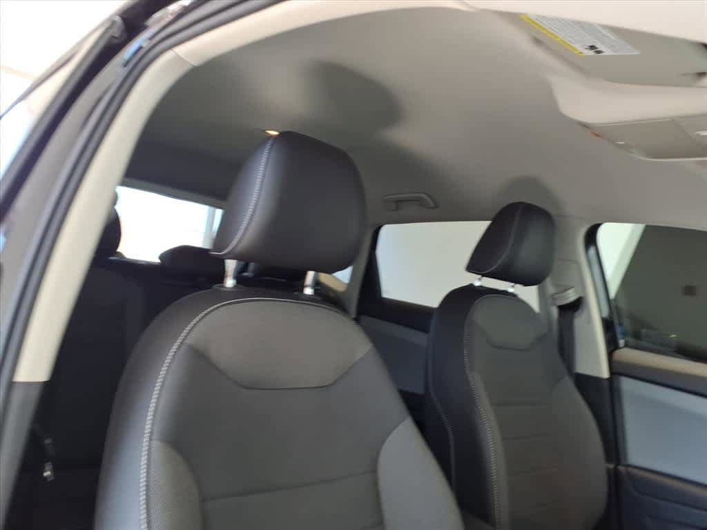 Certified 2022 Volkswagen Taos SE FWD image 21