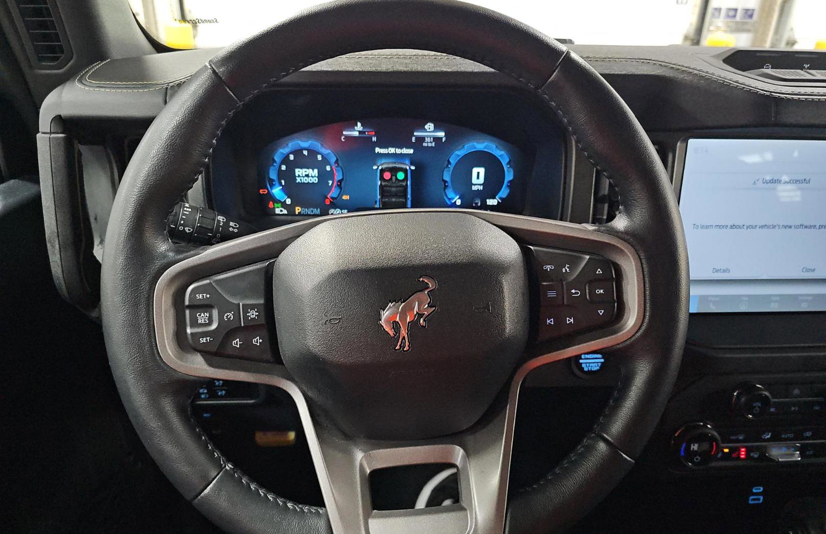 Used 2025 Ford Bronco Badlands image 14