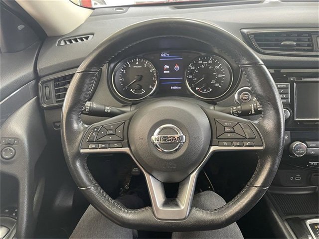 Used 2018 Nissan Rogue SV image 11