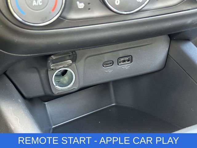 Used 2025 Chevrolet Trax RS w/ Sunroof Package image 7