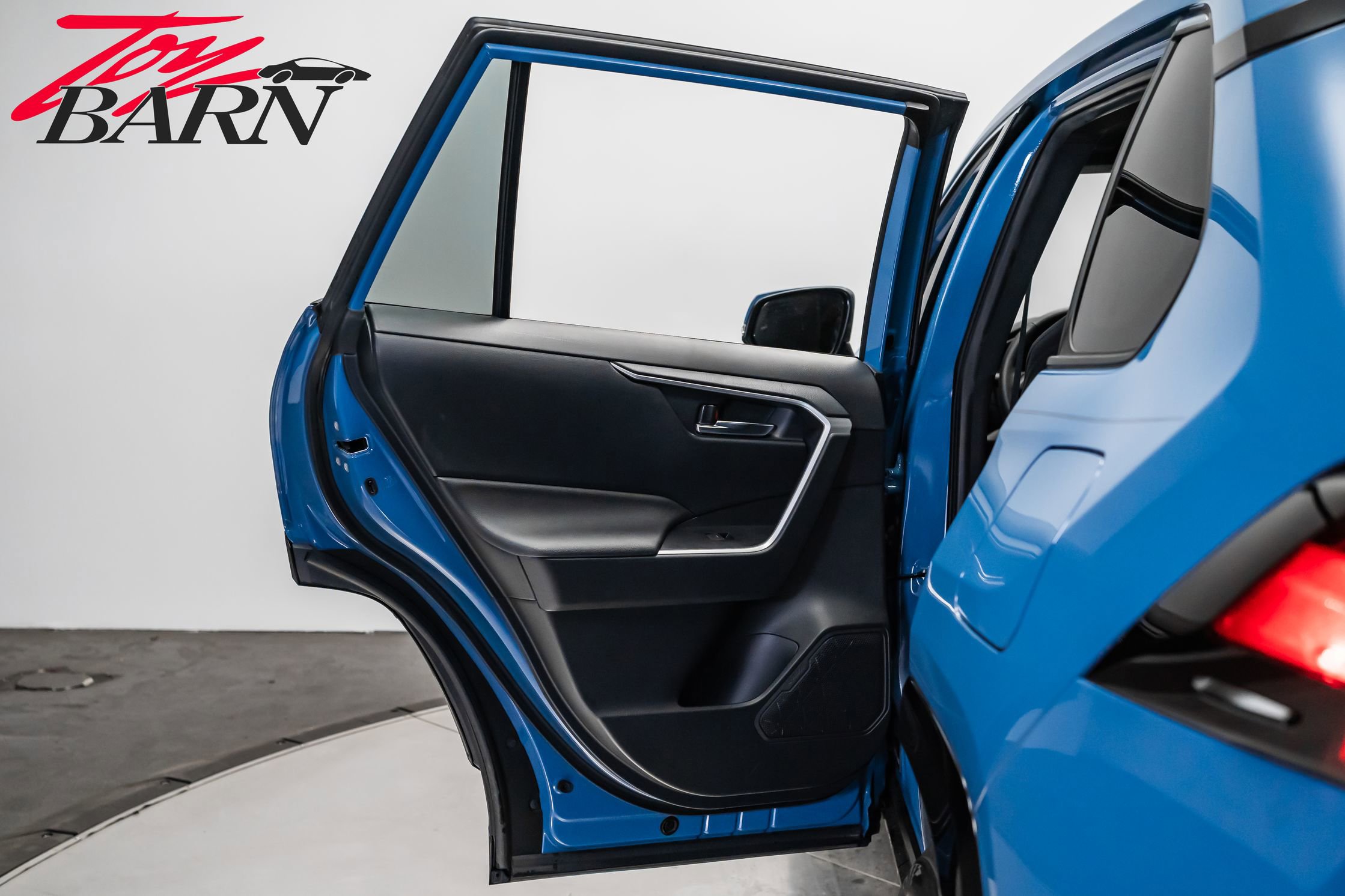 Used 2023 Toyota RAV4 SE w/ Convenience Package image 41