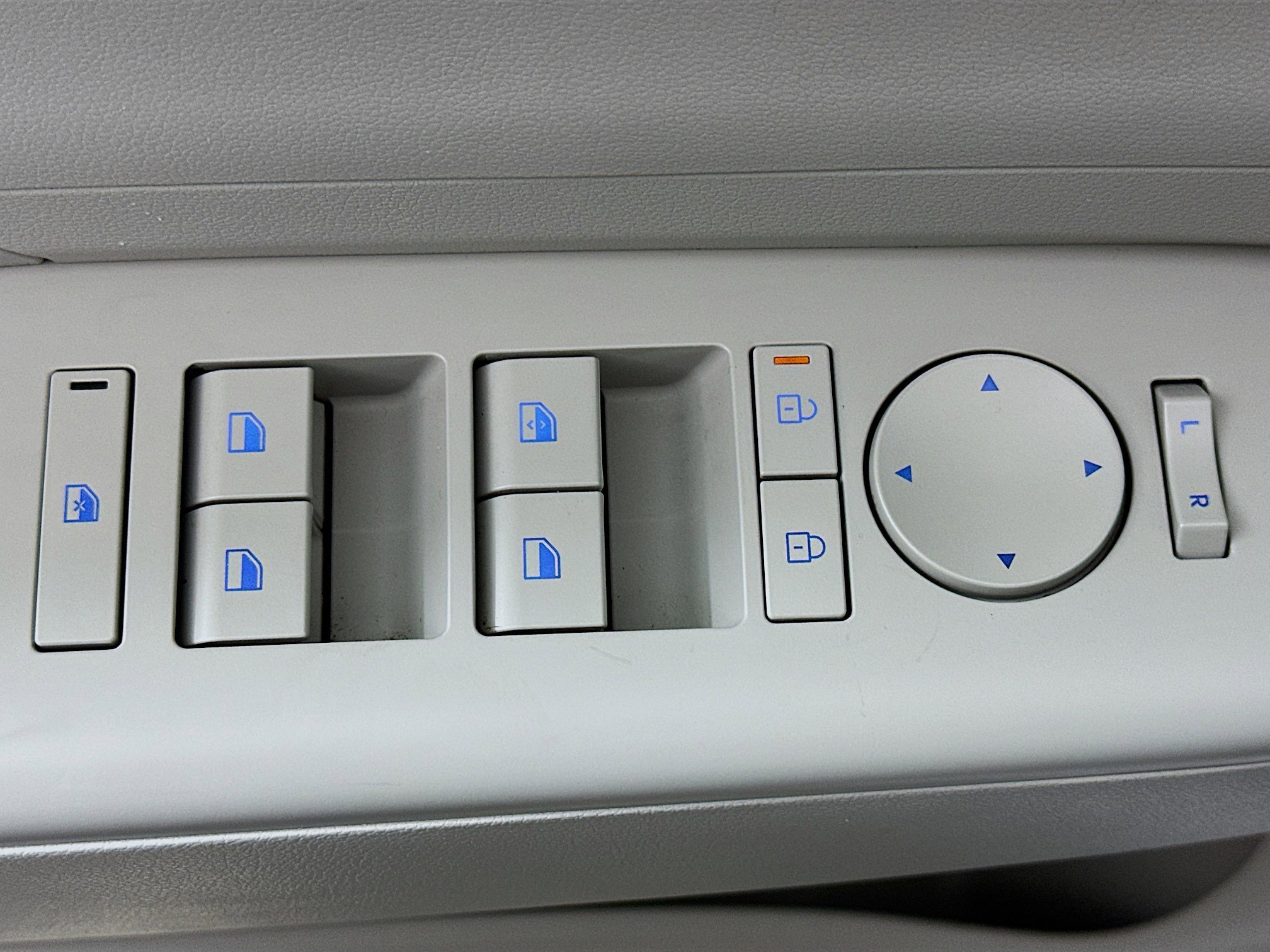 Used 2025 Hyundai Kona SEL image 15