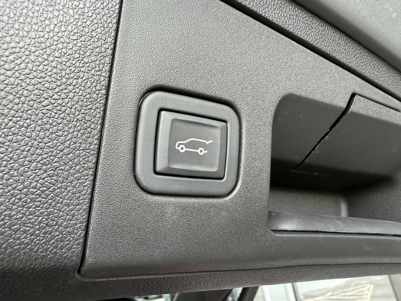 Used 2024 Cadillac XT4 Sport FWD image 47