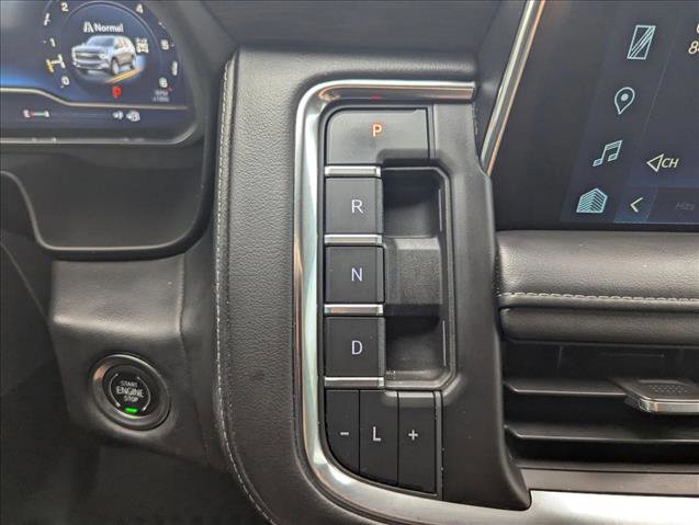 Used 2023 Chevrolet Tahoe Z71 w/ Luxury Package AWD/4WD image 12