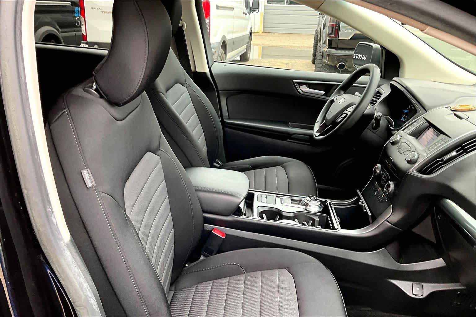 Used 2019 Ford Edge SE FWD image 9