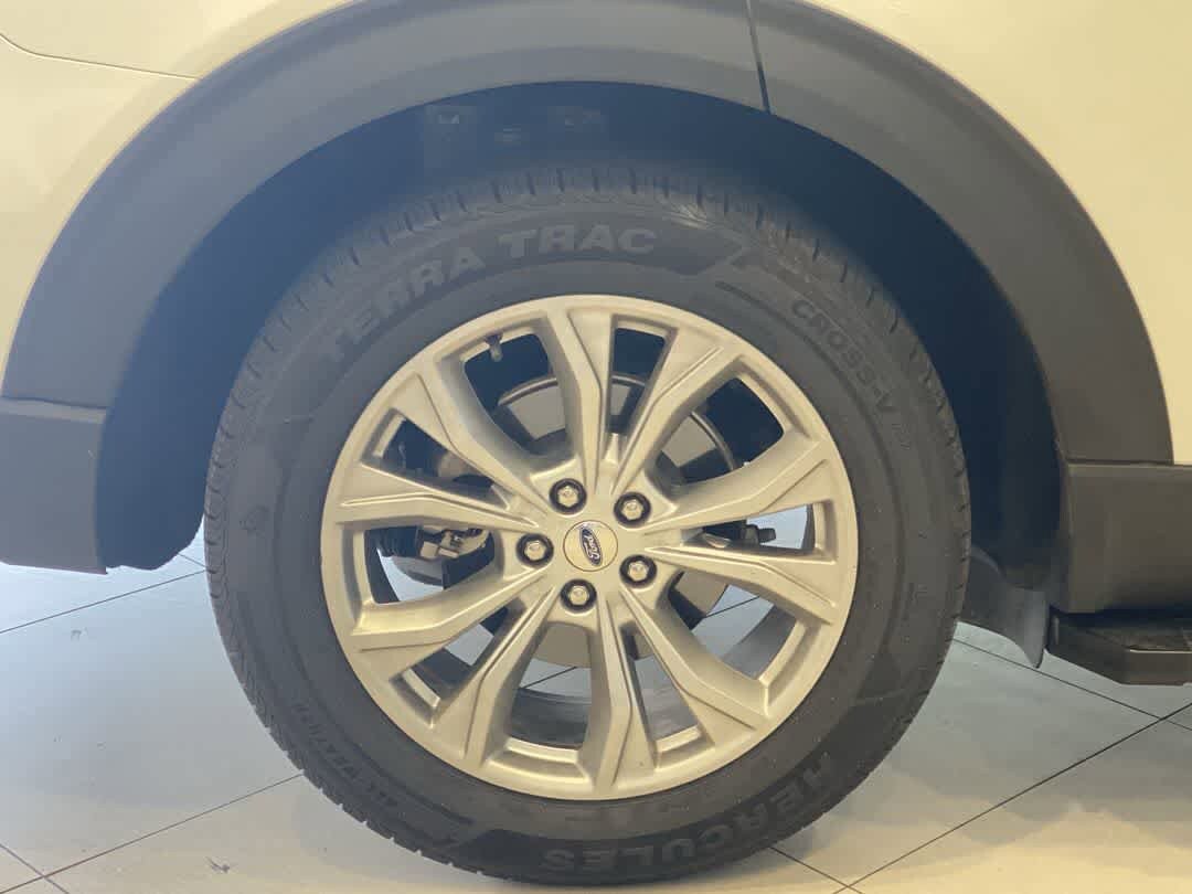 Used 2020 Ford Explorer XLT w/ Equipment Group 202A AWD/4WD image 13