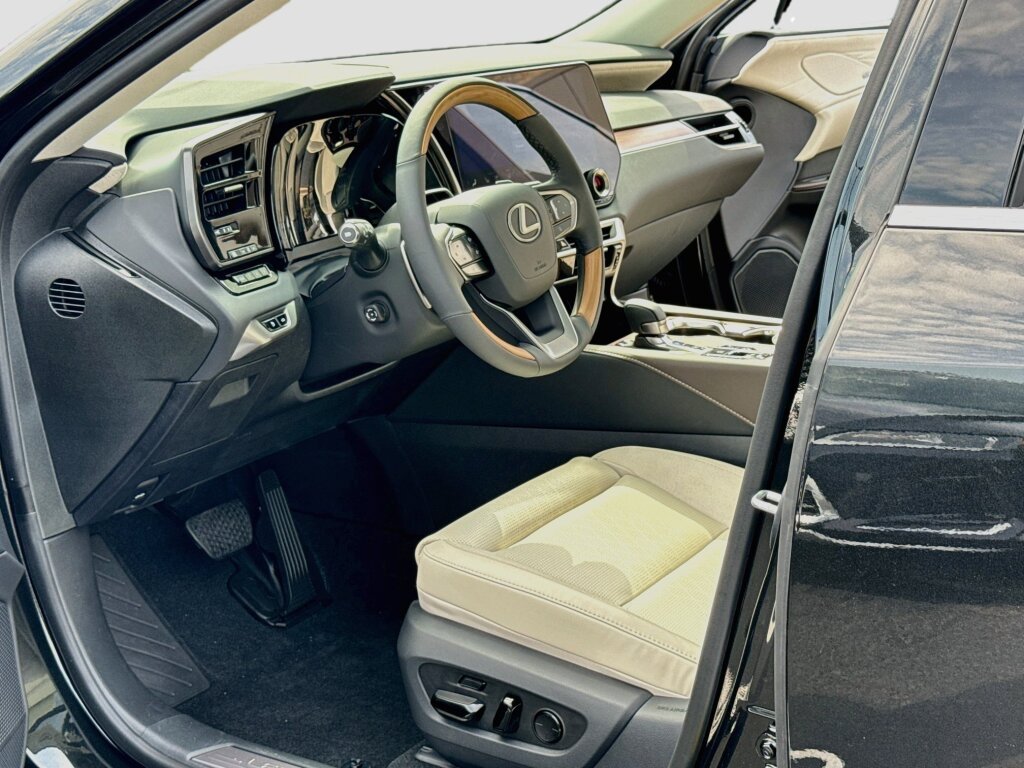 New 2026 Lexus RX 350 AWD w/ Convenience Package image 4