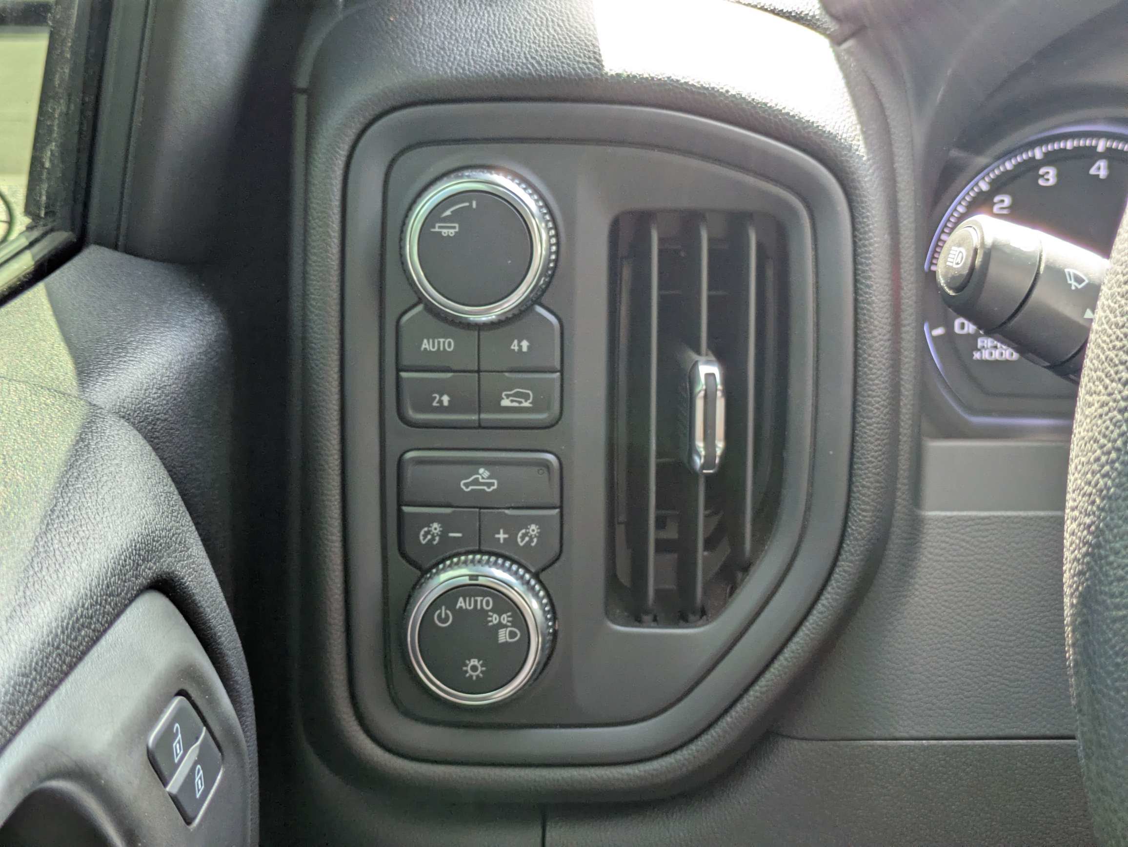 Used 2024 GMC Sierra 1500 Pro w/ Pro Value Package AWD/4WD image 13