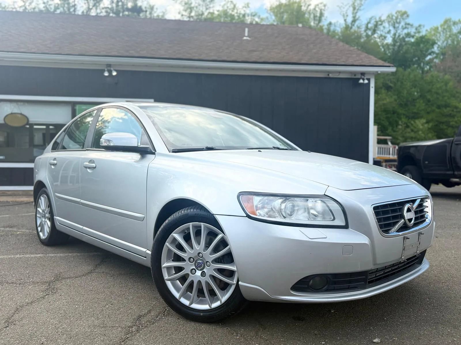 Used 2011 Volvo S40 T5 w/ Preferred Pkg FWD image 1