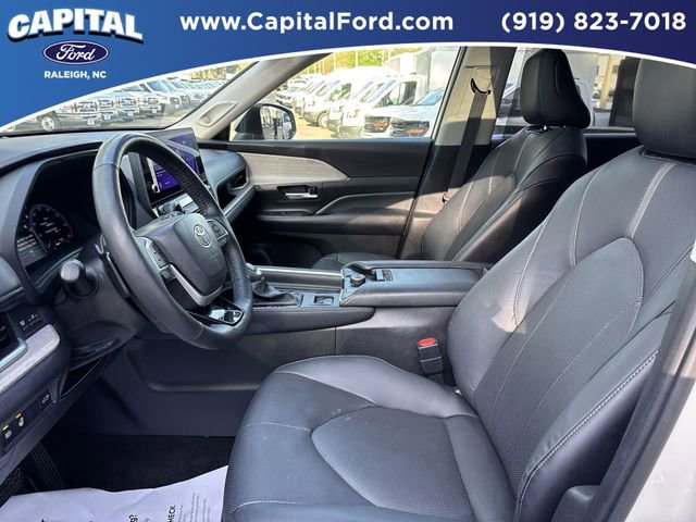 Used 2024 Toyota Grand Highlander AWD image 23