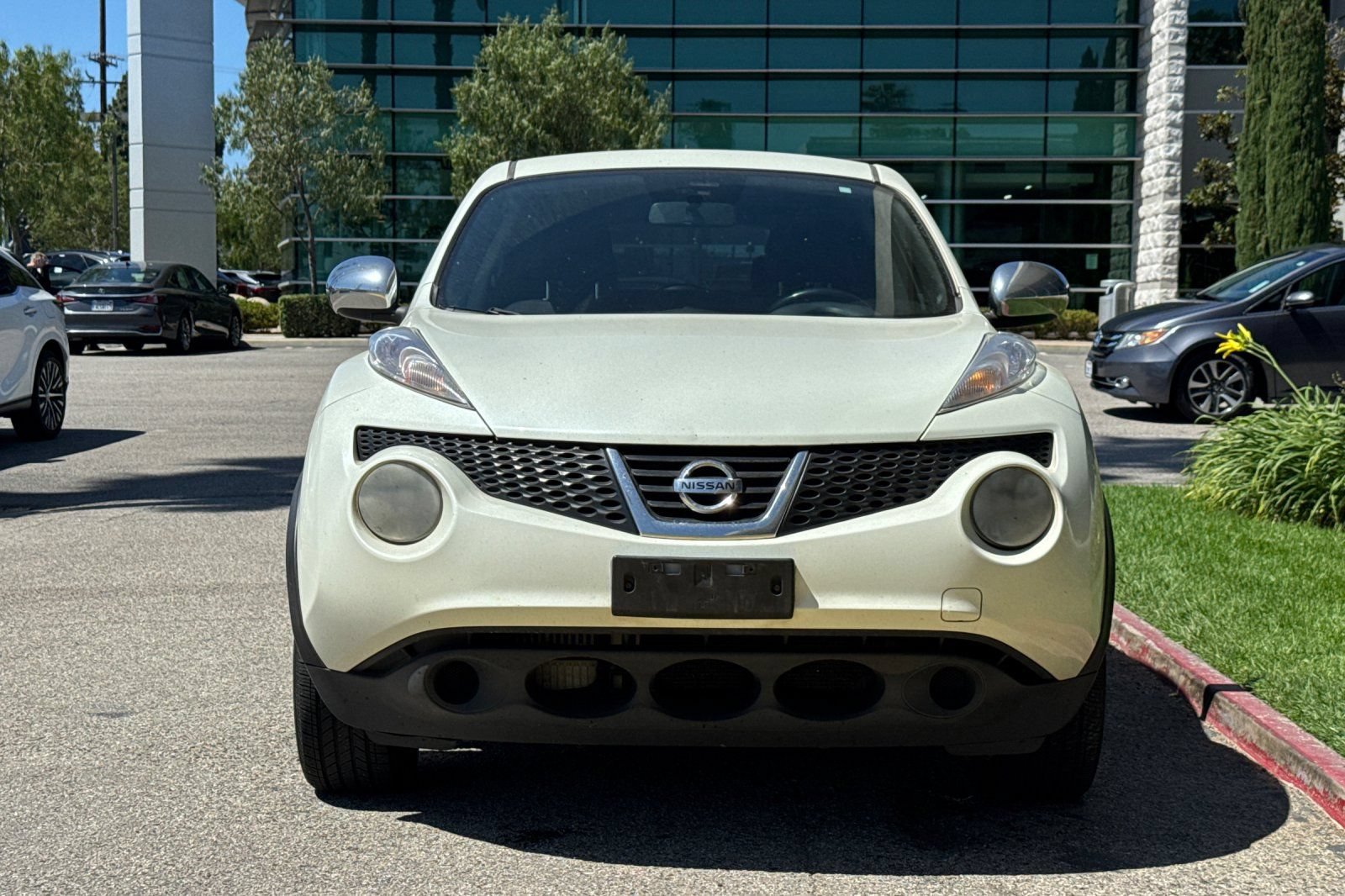 Used 2012 Nissan Juke SV w/ Chrome Pkg FWD image 3