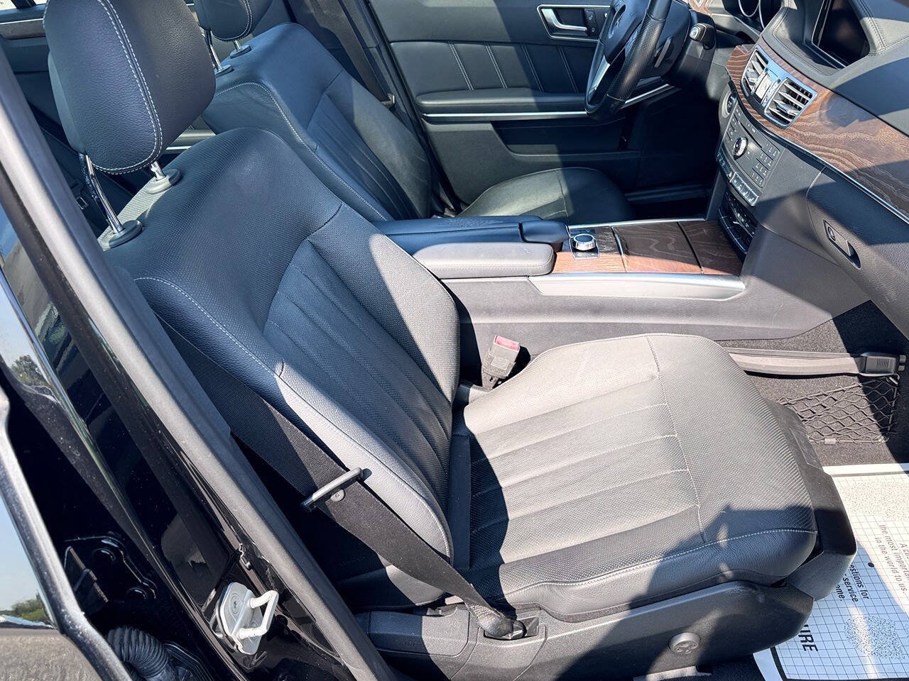 Used 2016 Mercedes-Benz E 400 4MATIC Sedan image 20