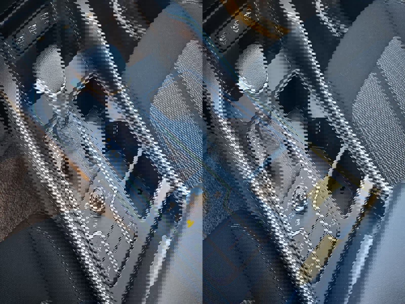 Used 2023 Kia Sorento LX image 29