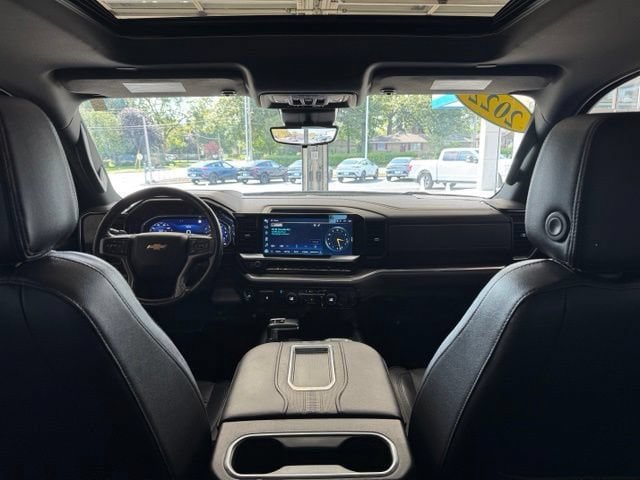 Used 2022 Chevrolet Silverado 1500 High Country w/ High Country Premium Package AWD/4WD image 17