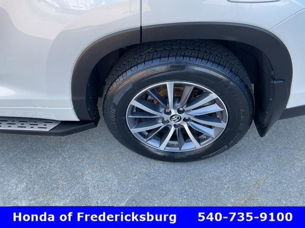 Used 2018 Toyota Highlander XLE AWD/4WD image 11