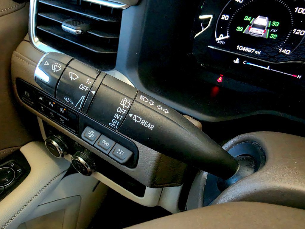 Used 2024 GMC Yukon XL Denali AWD/4WD image 32