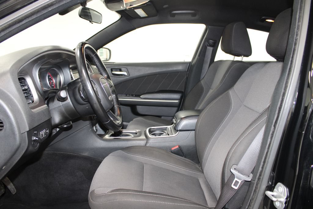 Used 2022 Dodge Charger SXT RWD image 18