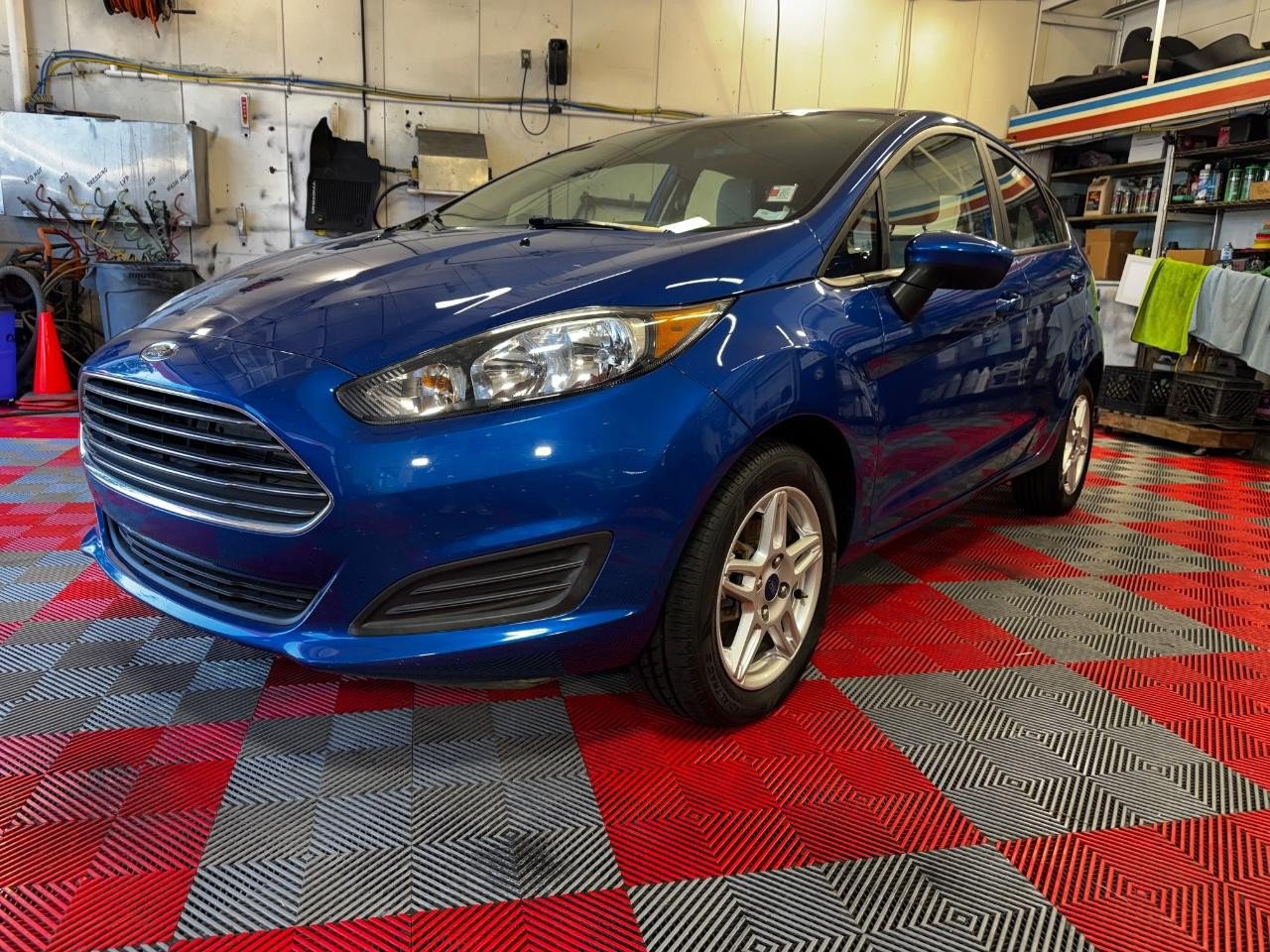 Used 2019 Ford Fiesta SE FWD image 3