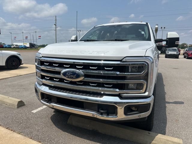 Used 2023 Ford F350 Lariat w/ Lariat Ultimate Package AWD/4WD image 3