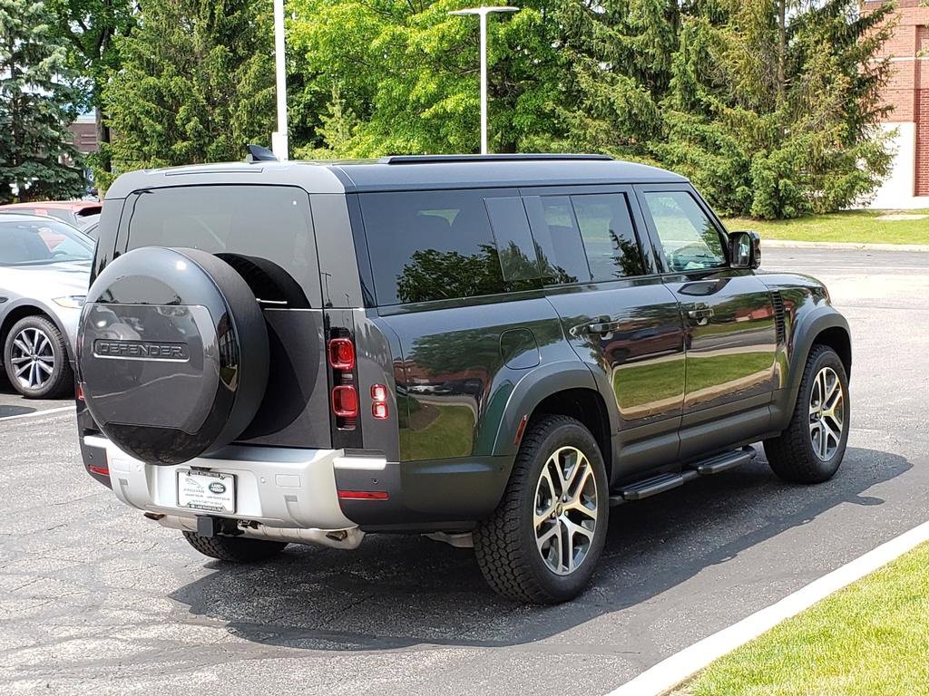 New 2025 Land Rover Defender 130 S image 5