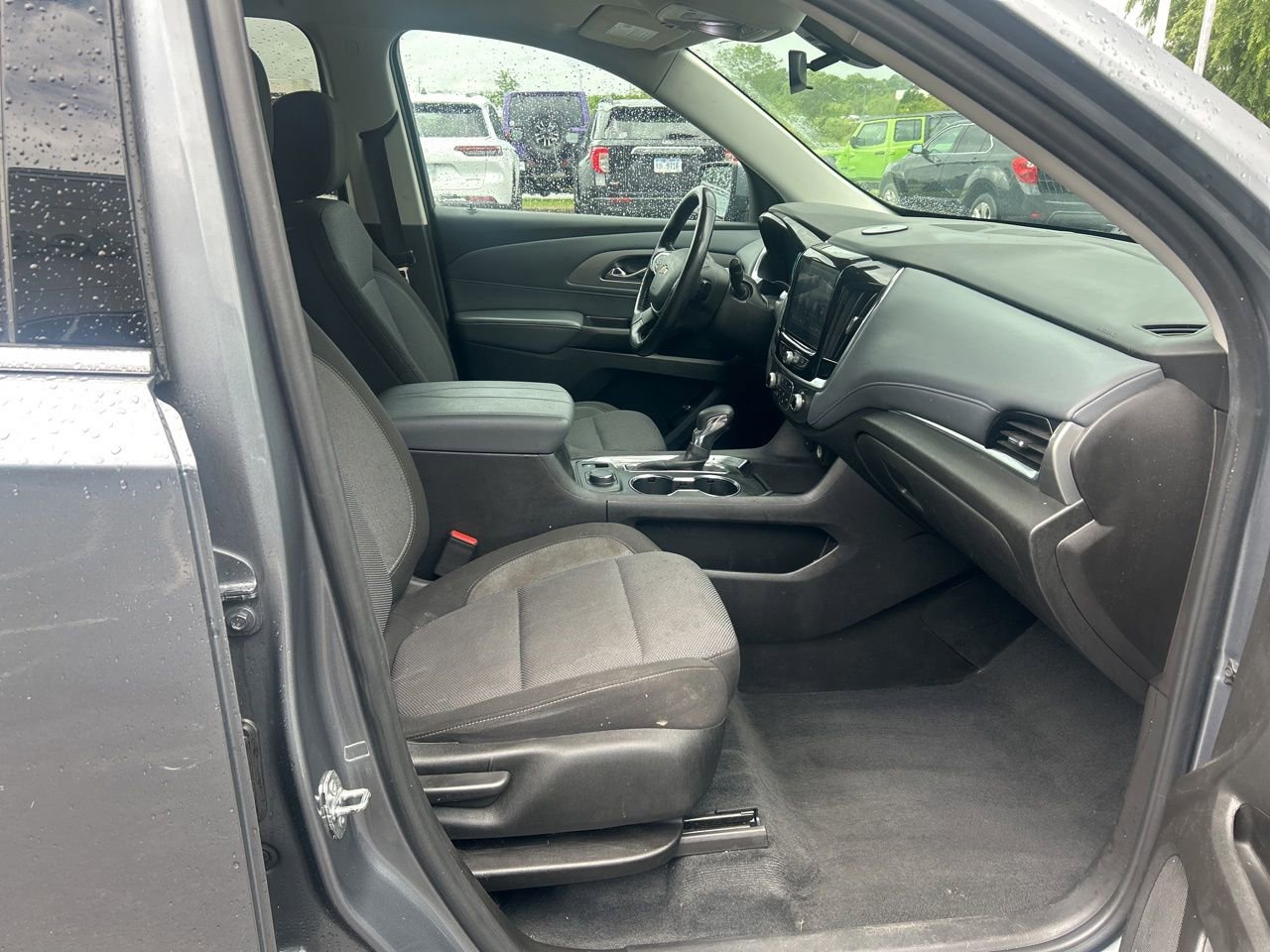 Used 2021 Chevrolet Traverse LT FWD image 15