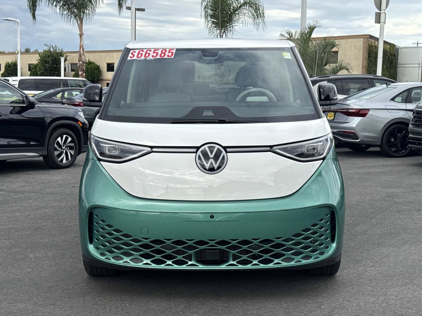 Certified 2025 Volkswagen ID. Buzz 1st Edition AWD/4WD image 3