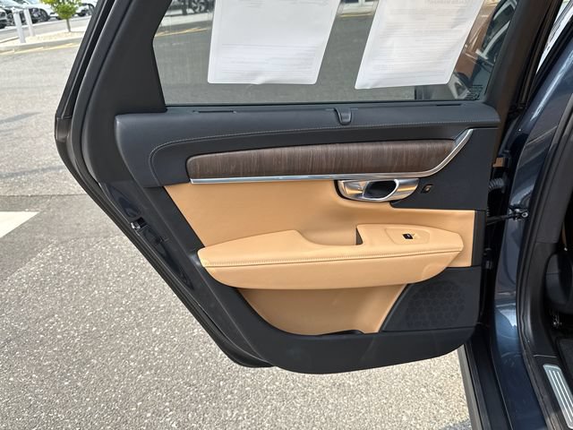 Certified 2025 Volvo V90 B6 Cross Country Ultra AWD/4WD image 20
