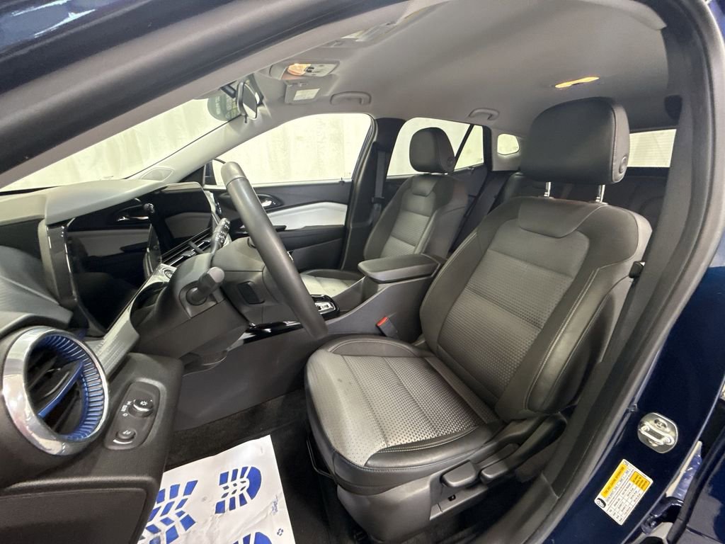 Certified 2024 Chevrolet Trax LT w/ Driver Confidence Package image 27