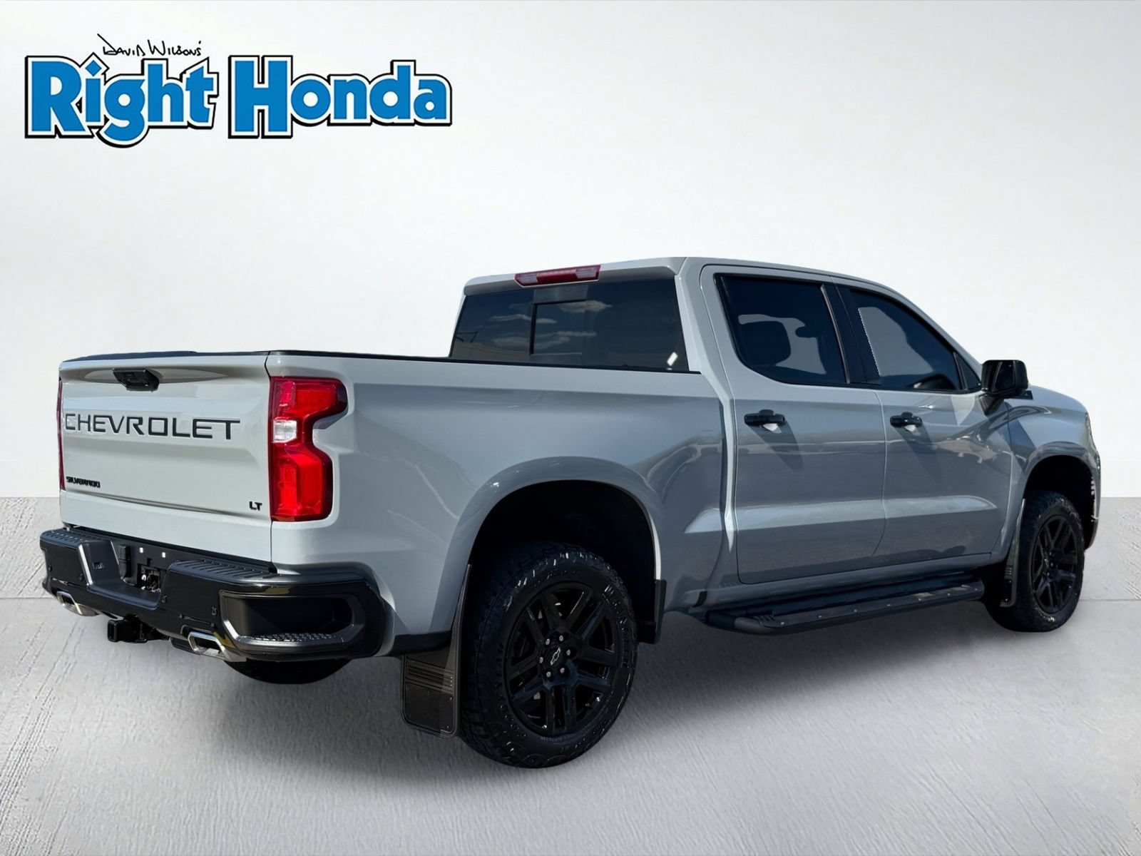 Used 2024 Chevrolet Silverado 1500 LT Trail Boss w/ Convenience Package II AWD/4WD image 8