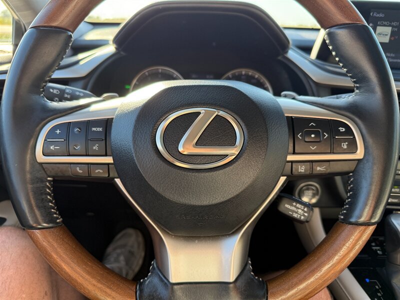 Used 2020 Lexus RX 350L FWD w/ Premium Package image 23