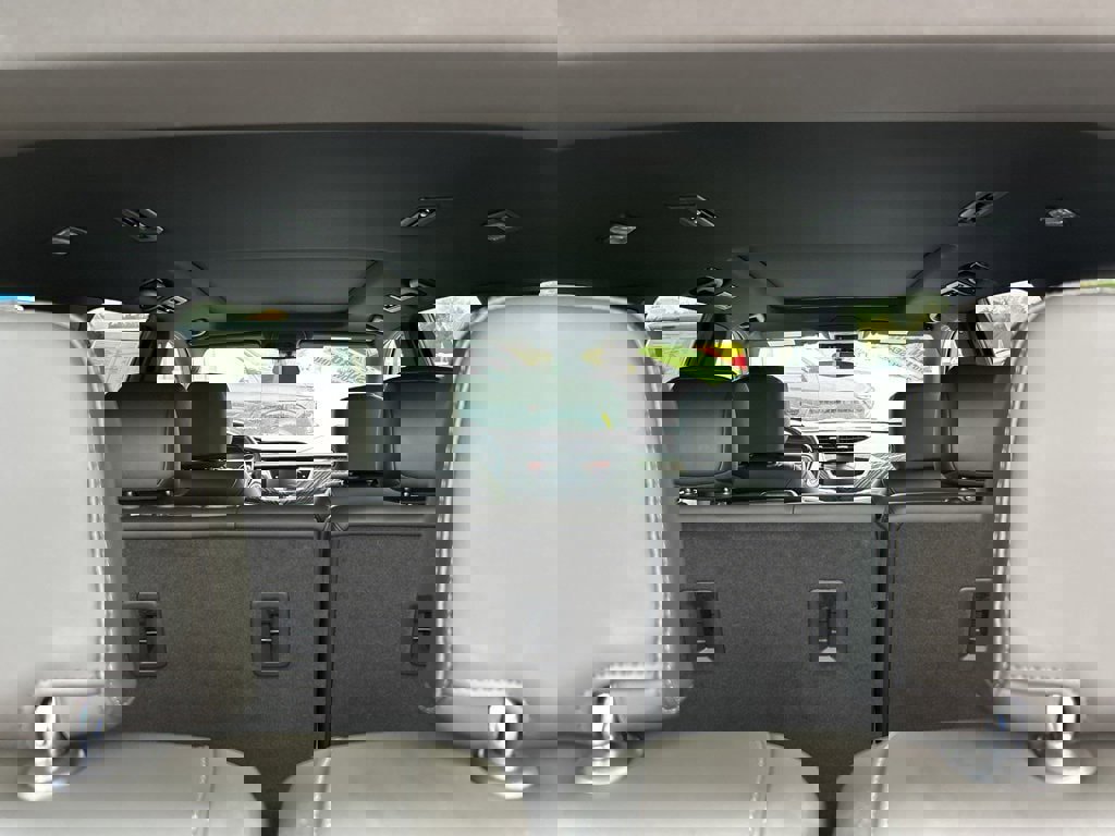 Used 2024 Cadillac XT6 Premium Luxury image 10