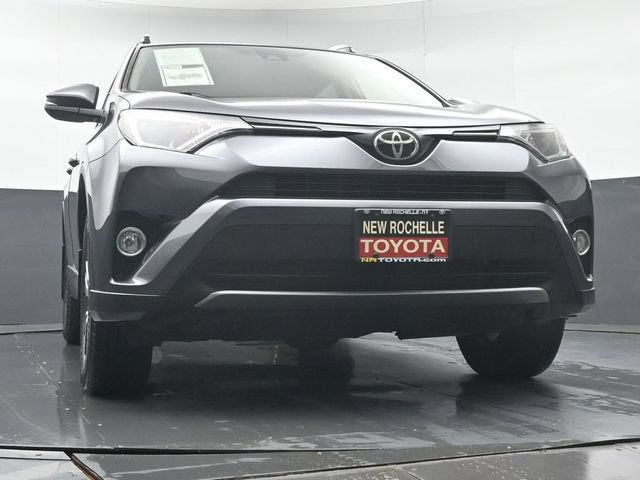 Used 2018 Toyota RAV4 XLE AWD/4WD image 36