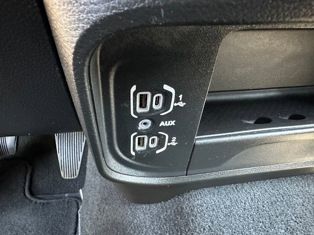 Used 2024 RAM 3500 Big Horn image 21