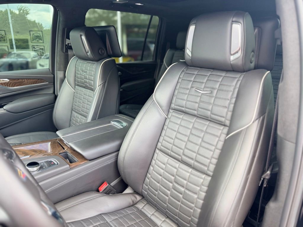 Used 2024 Cadillac Escalade ESV Sport Platinum w/ LPO, ONYX Package image 19