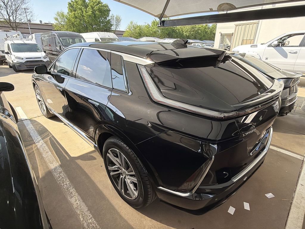 Used 2024 Cadillac Lyriq Luxury image 3