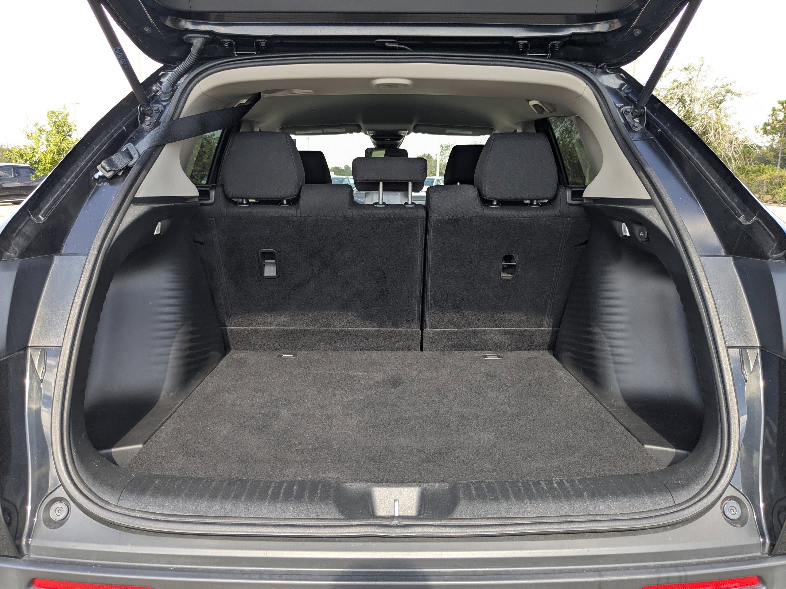 Used 2023 Honda HR-V LX image 15