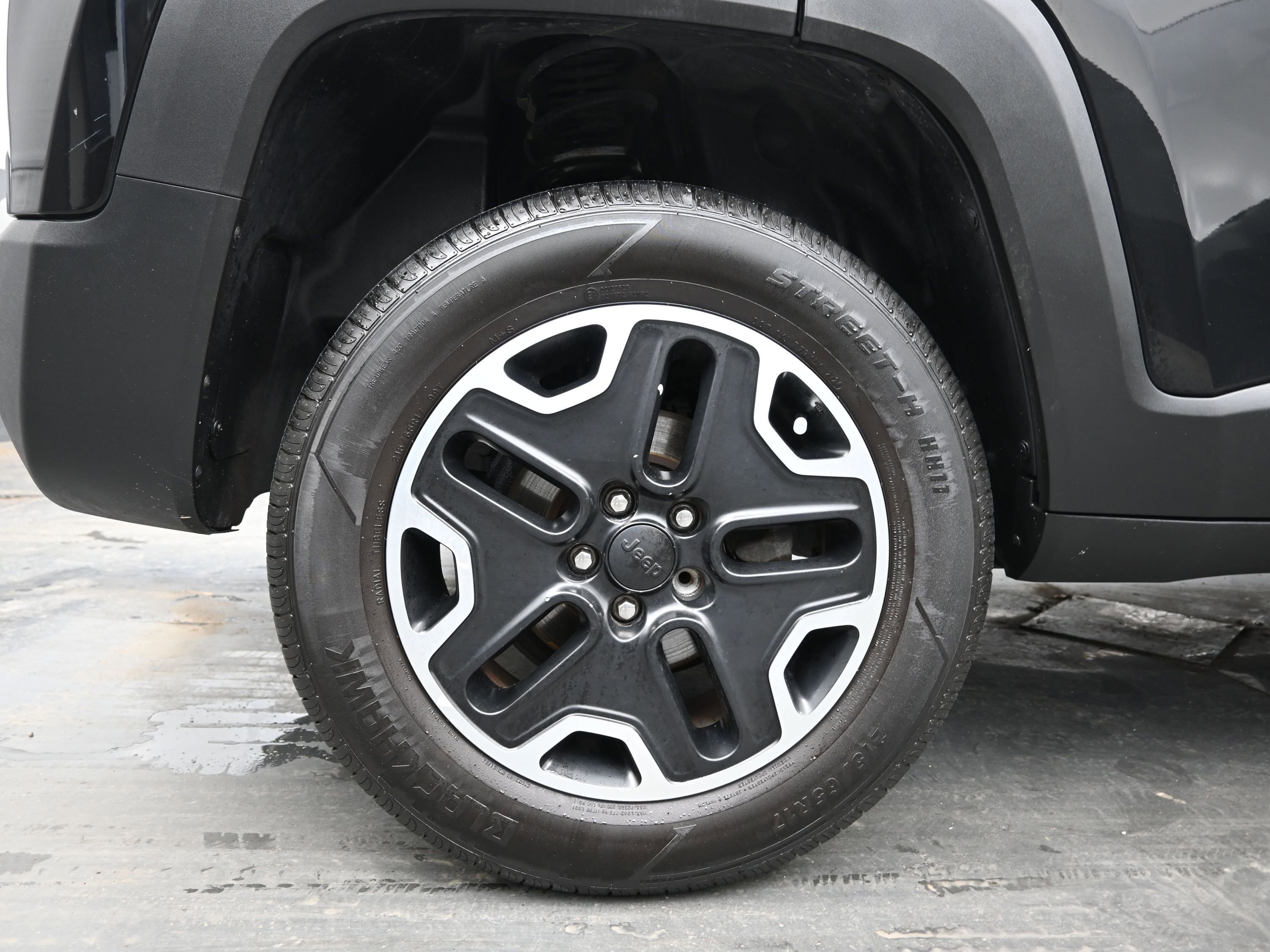 Used 2017 Jeep Renegade Trailhawk image 9