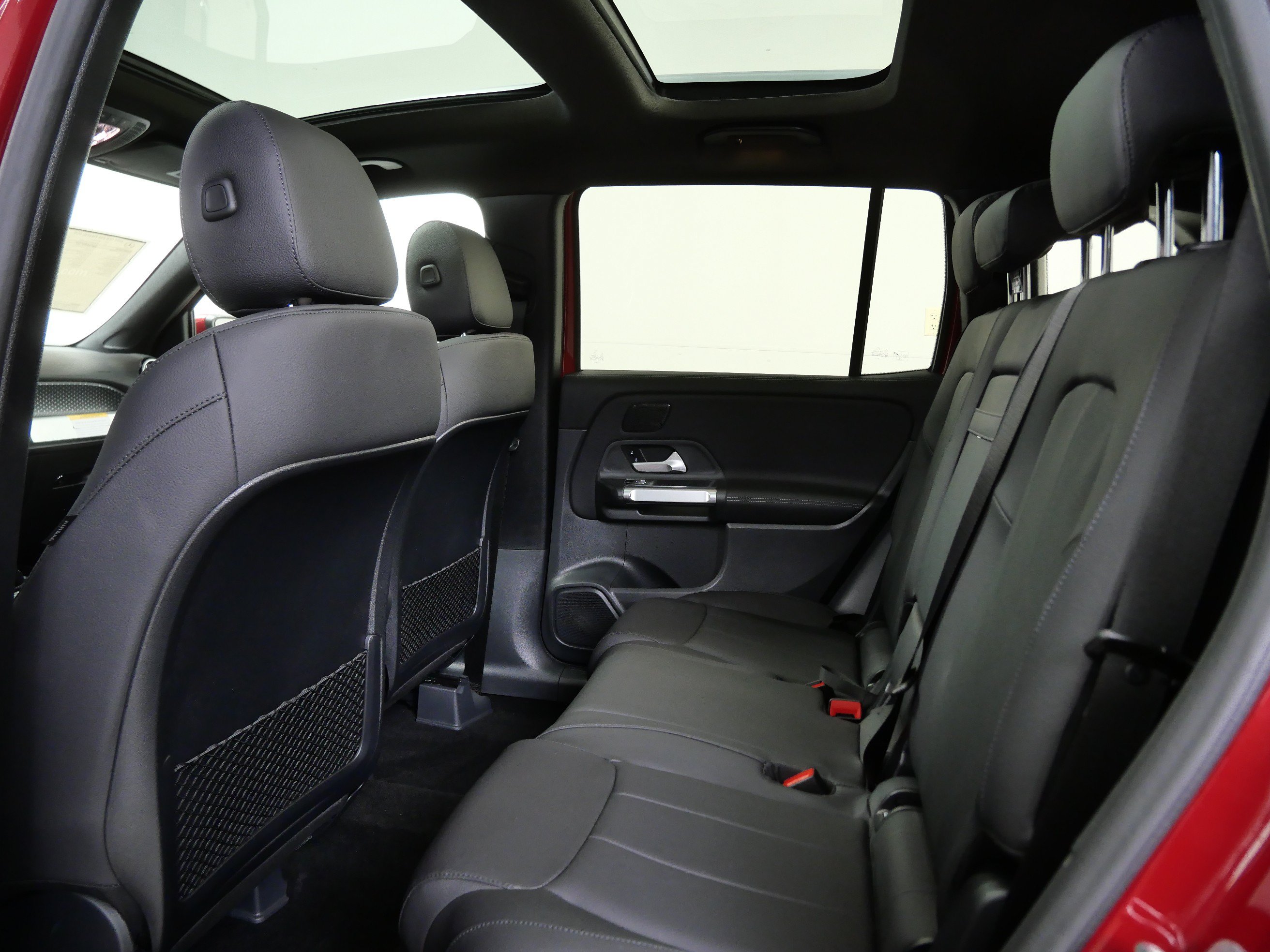 New 2026 Mercedes-Benz GLB 250 4MATIC image 9