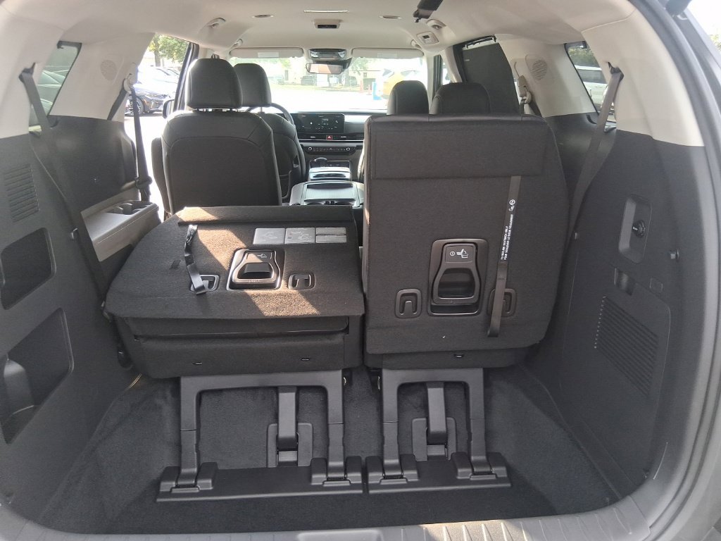 Certified 2026 Kia Carnival EX FWD image 19