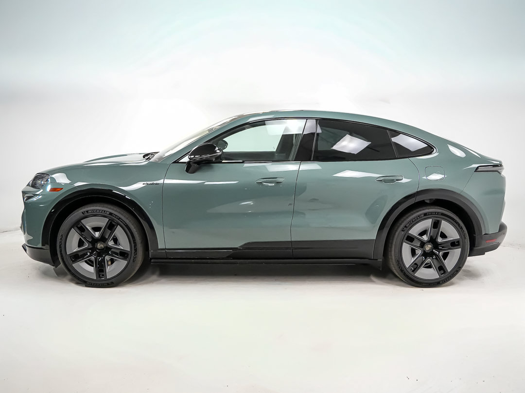 New 2026 Porsche Cayenne Turbo AWD/4WD image 2