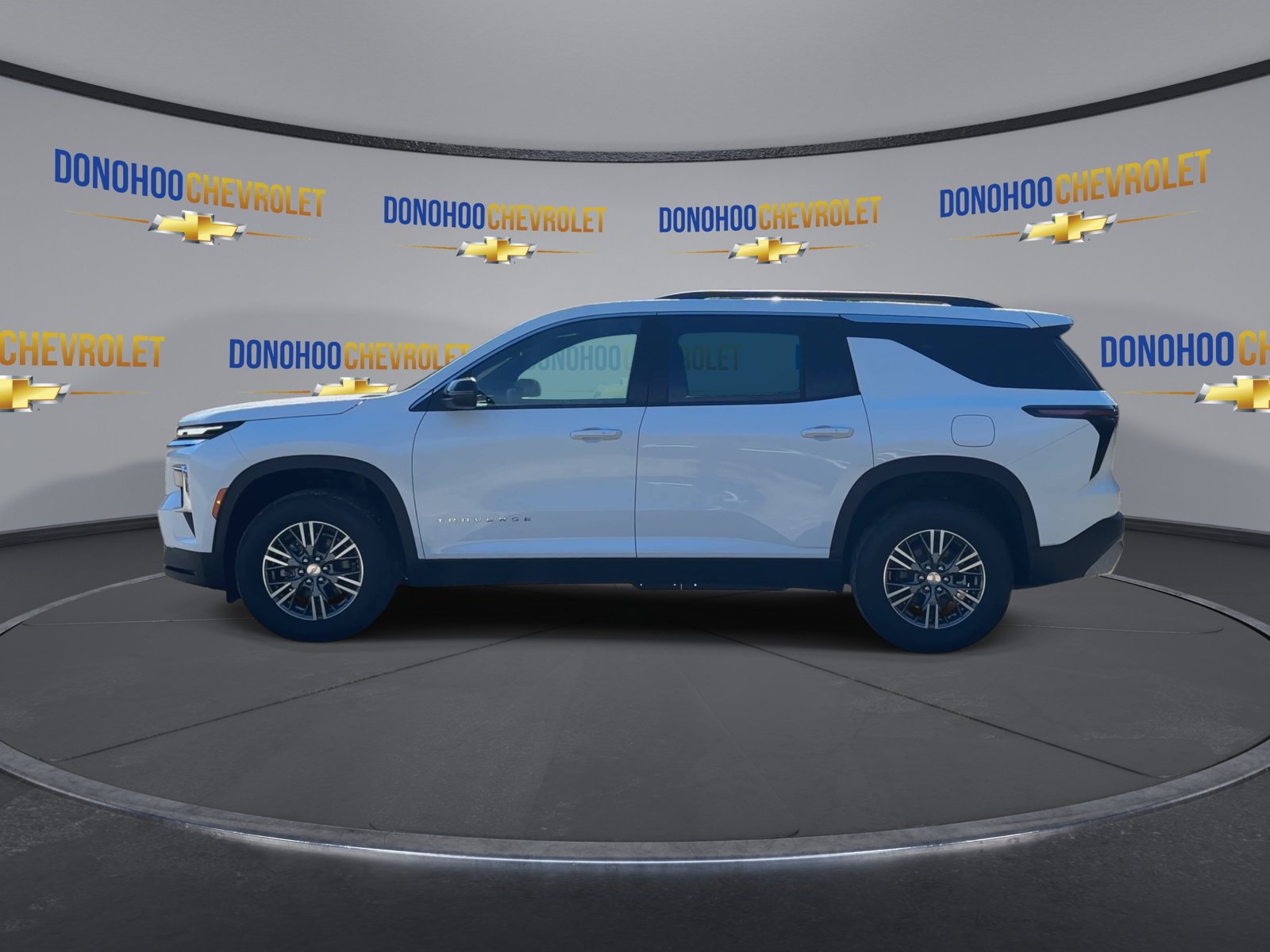 New 2027 Chevrolet Traverse LT FWD image 5