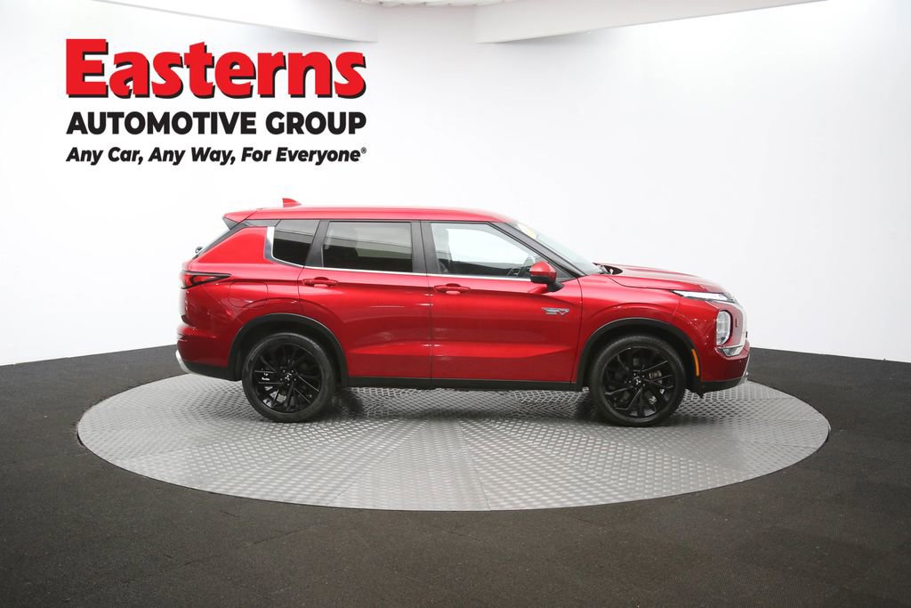 Used 2023 Mitsubishi Outlander SE image 44