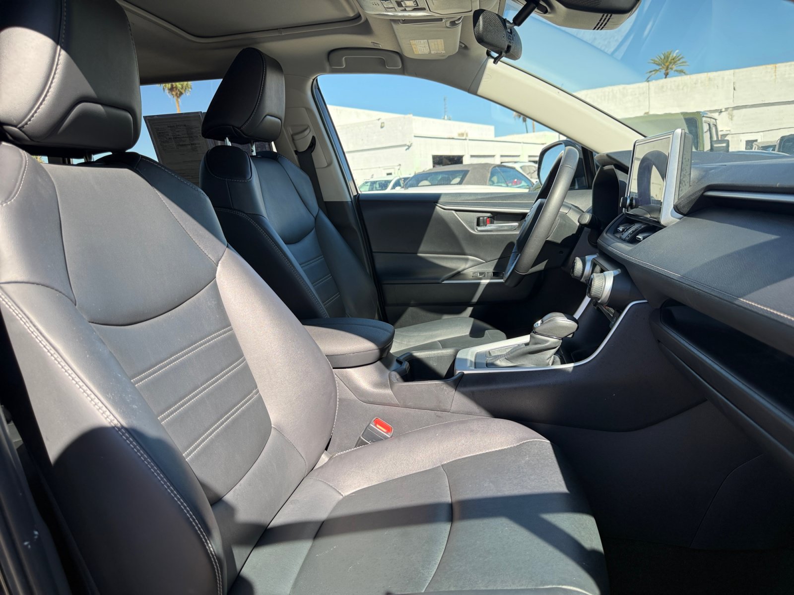 Used 2025 Toyota RAV4 XLE Premium FWD image 32