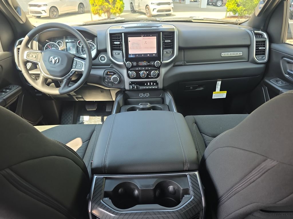 New 2026 RAM 1500 4x4 Crew Cab image 7